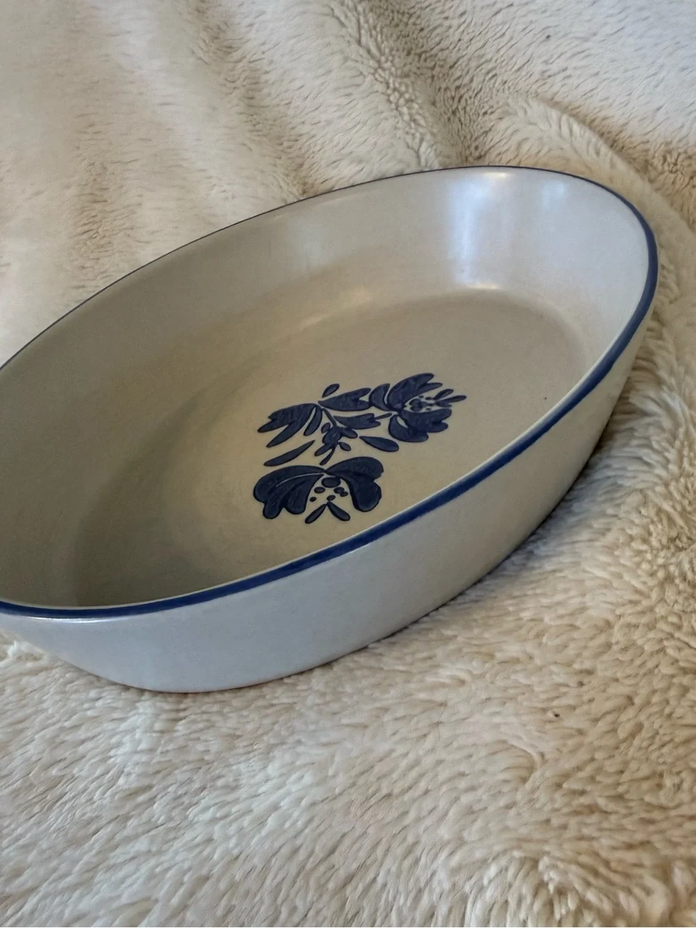 Pfaltzgraff Yorktowne Oval Baking Serving Dish 10 x 7 Casserole Vegetable Bowl